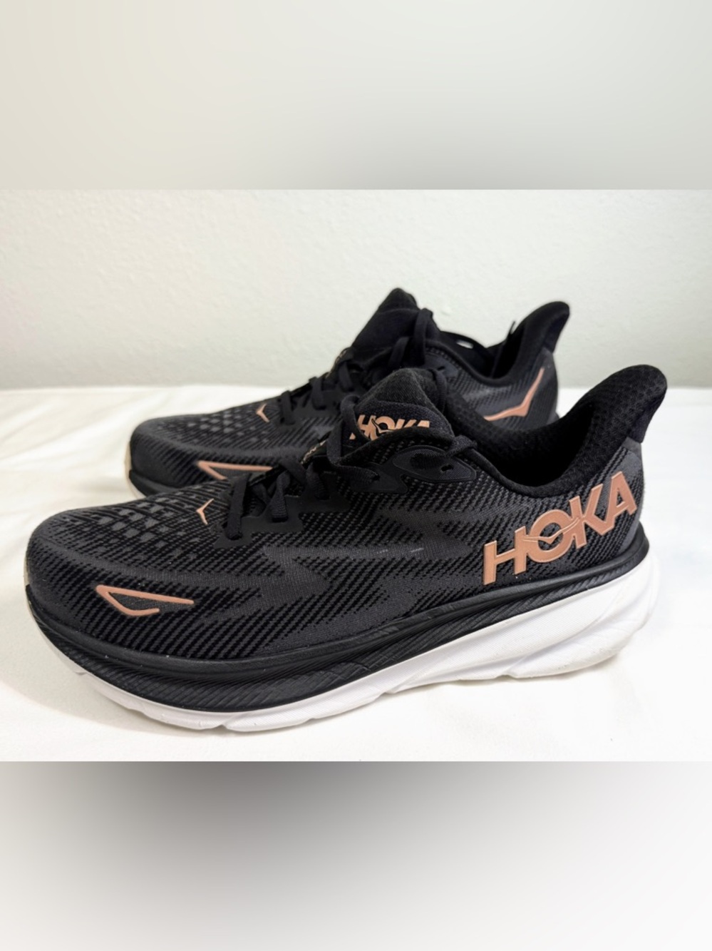 HOKA Clifton 9 Wide Running Shoes Black Rose Gold Womens 10.5